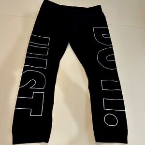 Nike Dri-Fit capri workout pants. Black. Medium
